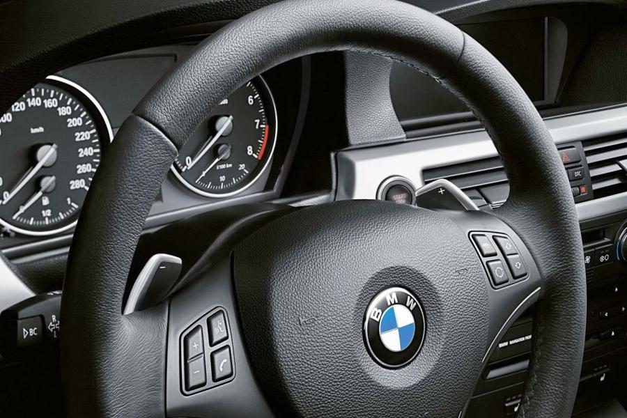  BMW 335i 2011 года  (фото 15 из 37)